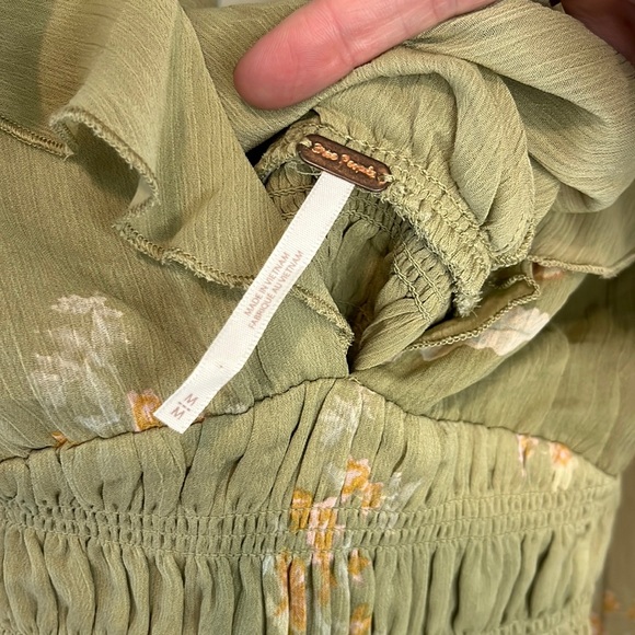 Free People Smocked So Nice Top NWOT - Picture 7 of 8